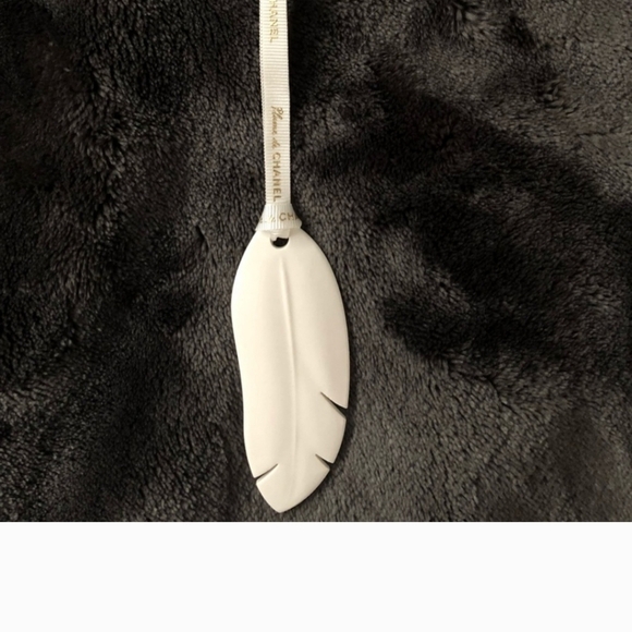 Very Rare CHANEL Ceramic Feather Perfume Diffuser🪶 - Picture 7 of 8
